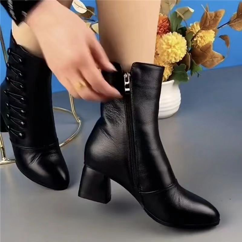 Ortho Pied-Women Boots-Amélie - Bottes chic pour femmes avec boutons latéraux