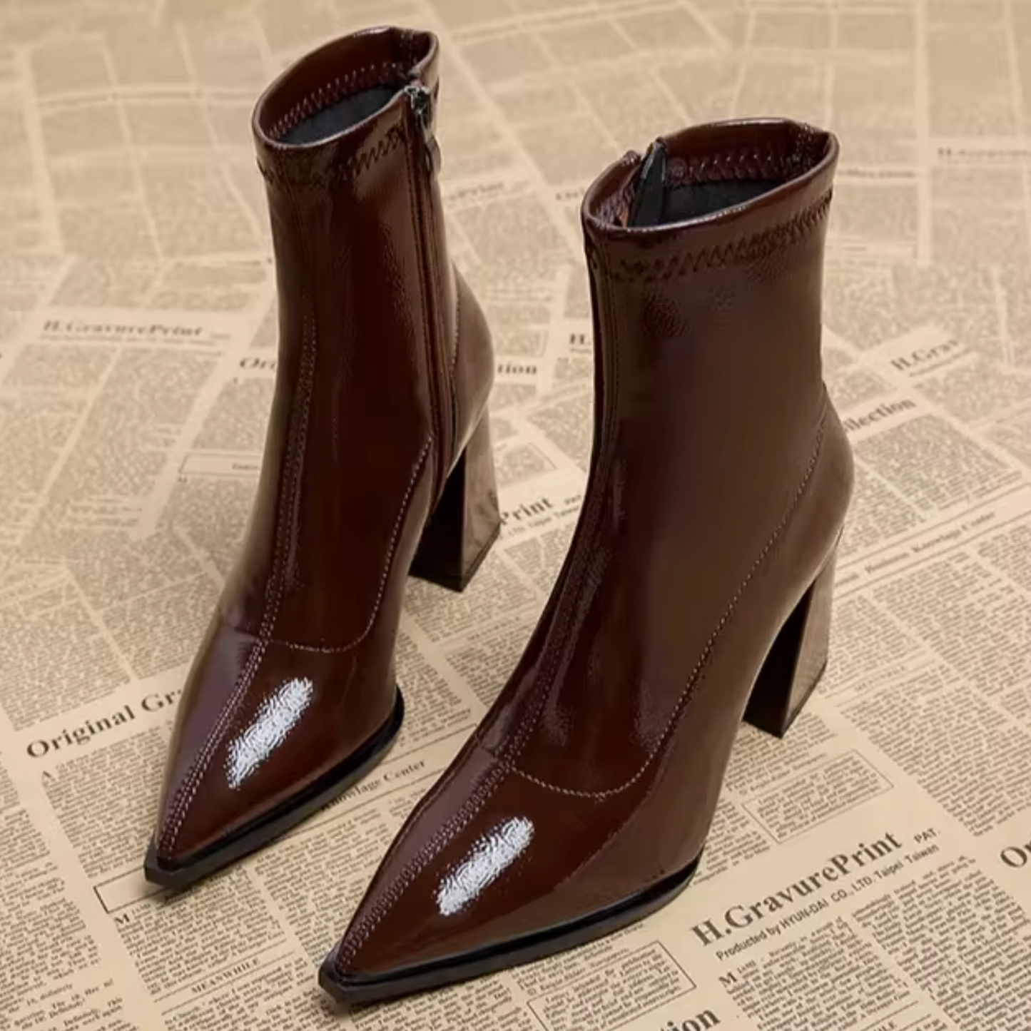 Bottines en cuir élégant avec talons hauts pour femmes